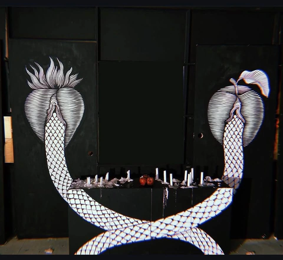Huge Art: Original Black and White Apple Snake Art on Wood Door - photo 2