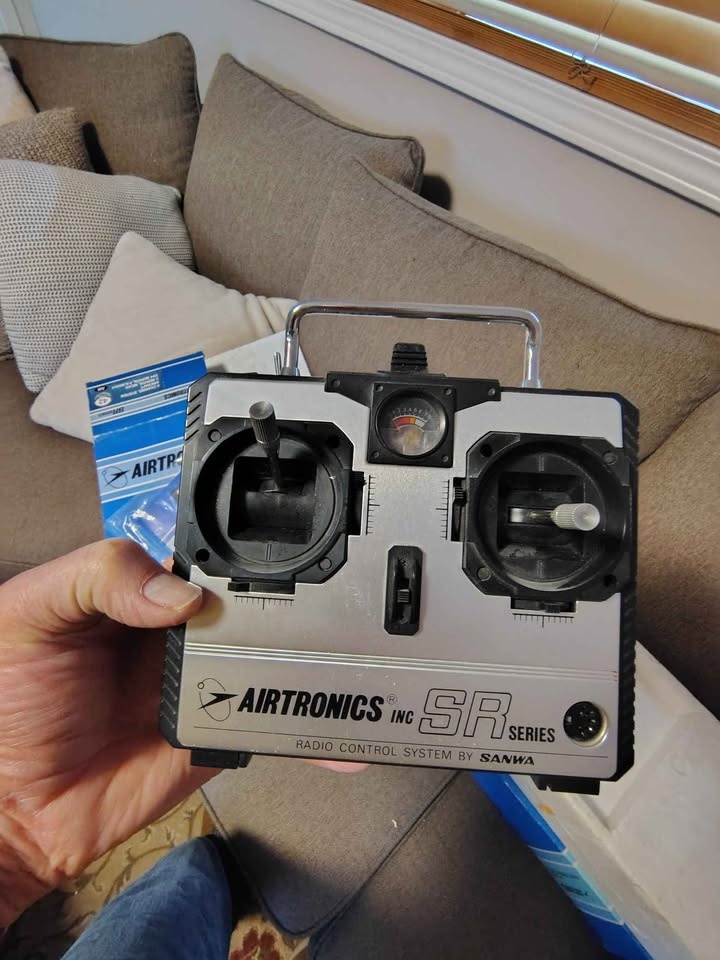RC Aircraft Transmitters, Aircraft & Parts - photo 2
