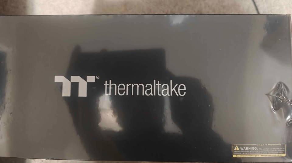 New Thermaltake GF A3 1050W PCIE 5.1 80+ Gold PSU - photo 2