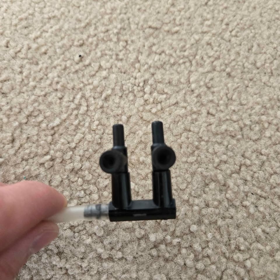 AQT 3001 Aquarium Air Pump w/ Splitter - photo 2