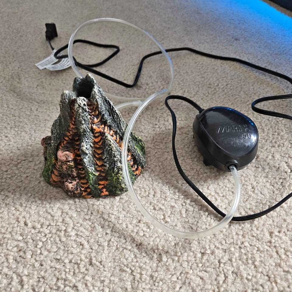 Marina 50 Aquarium Air Pump & Volcano Decor