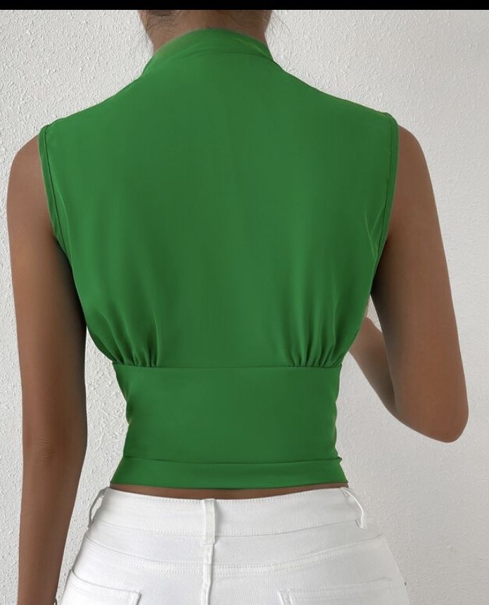 Short blouse