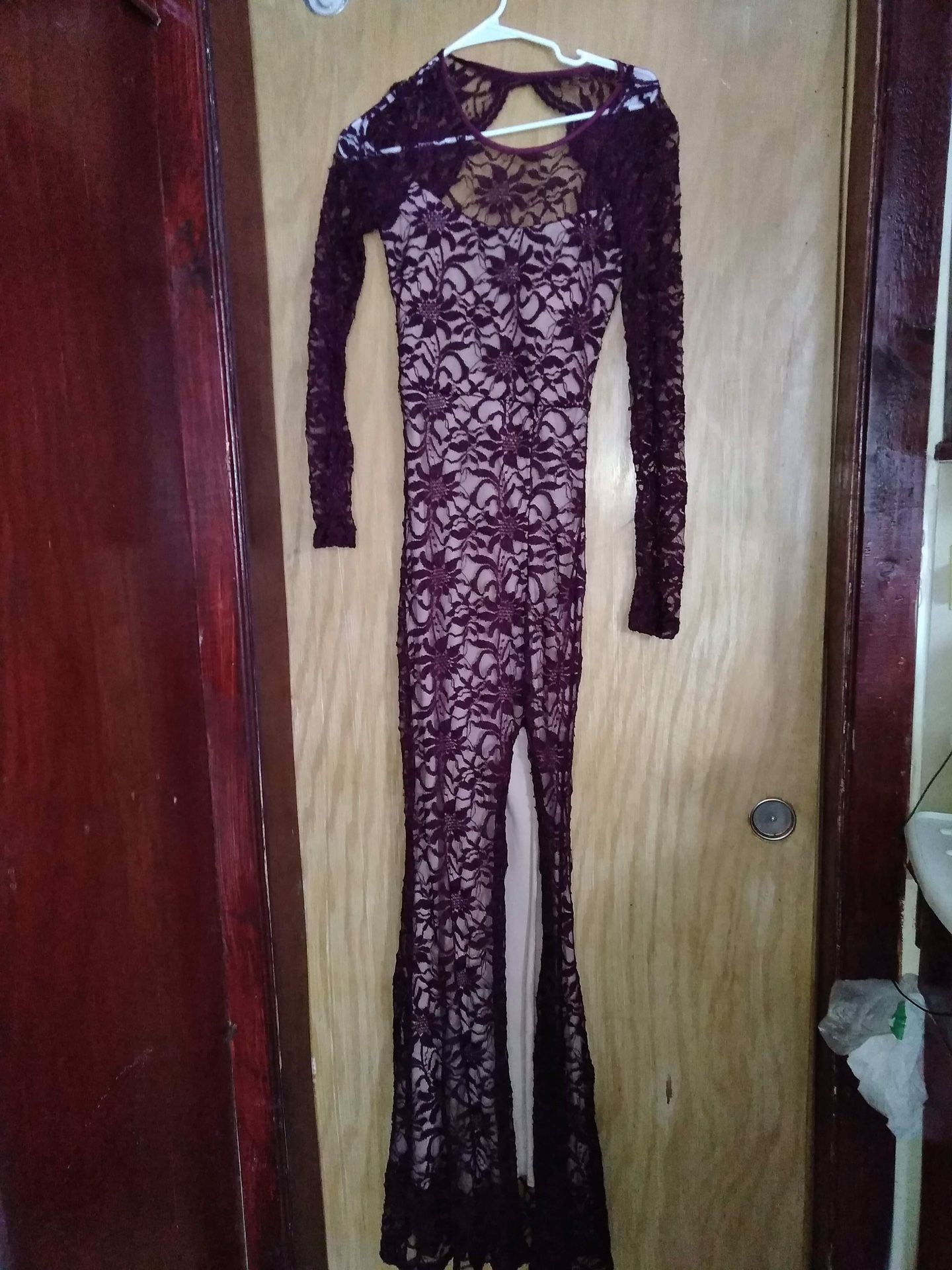 Windsor Prom Dress/Vestido - Burgundy Extra Small XS