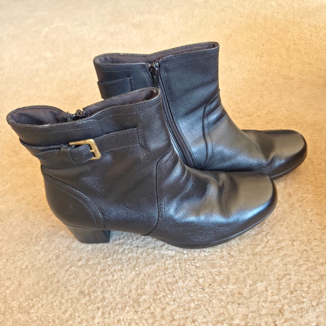 Clarks Ankle Boots 64896 Women's Black Leather Size 11M (US) - photo 2