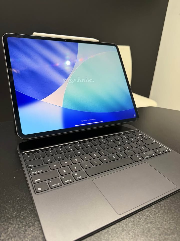 13-inch iPad Pro M4 (2024) w/ Magic Keyboard & Pencil - photo 2
