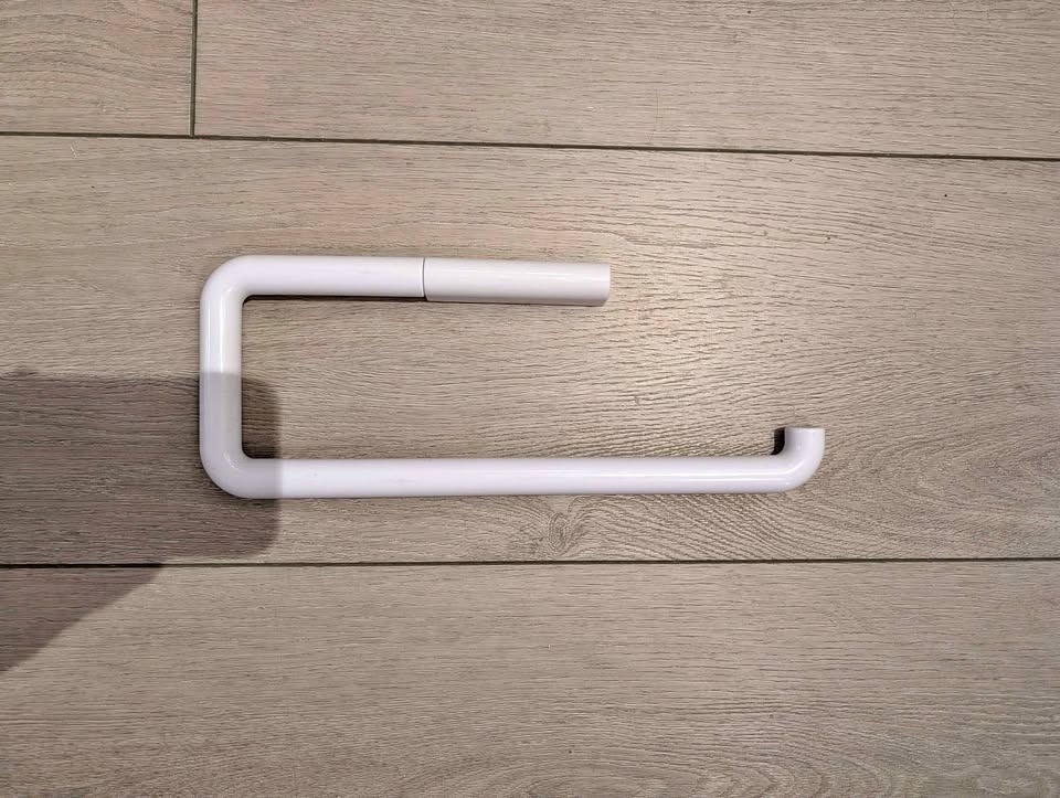 Paper towel hanger