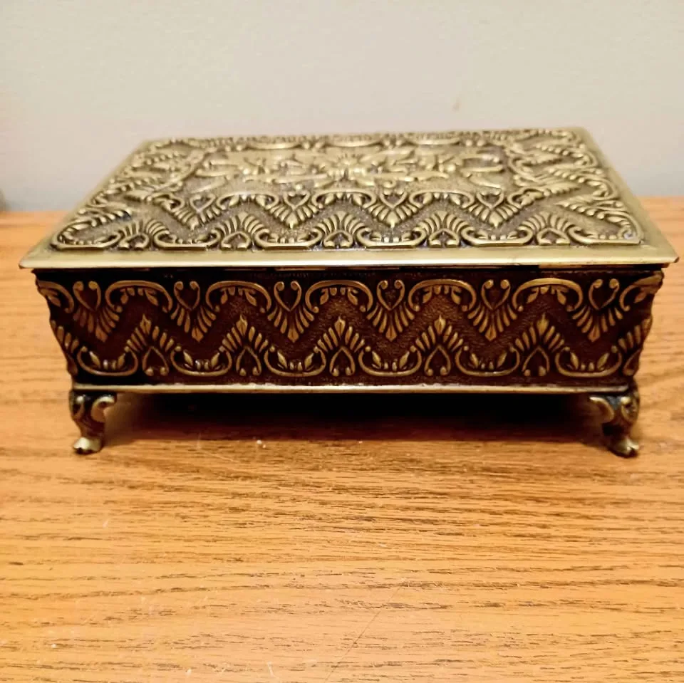 Antique Embossed Solid Brass Jewelry Box image indicator(2)