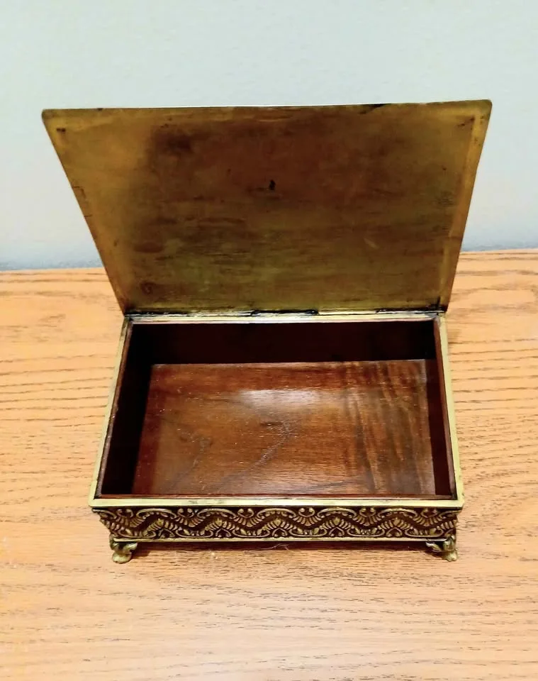 Antique Embossed Solid Brass Jewelry Box image indicator(4)