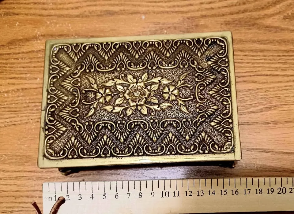 Antique Embossed Solid Brass Jewelry Box image indicator(7)