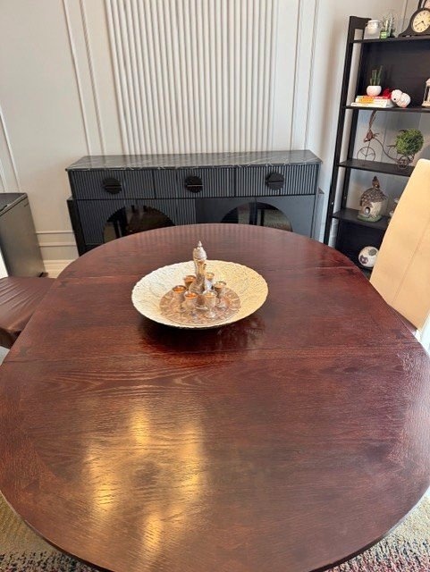 Extendable Dining Table (42-60"W)