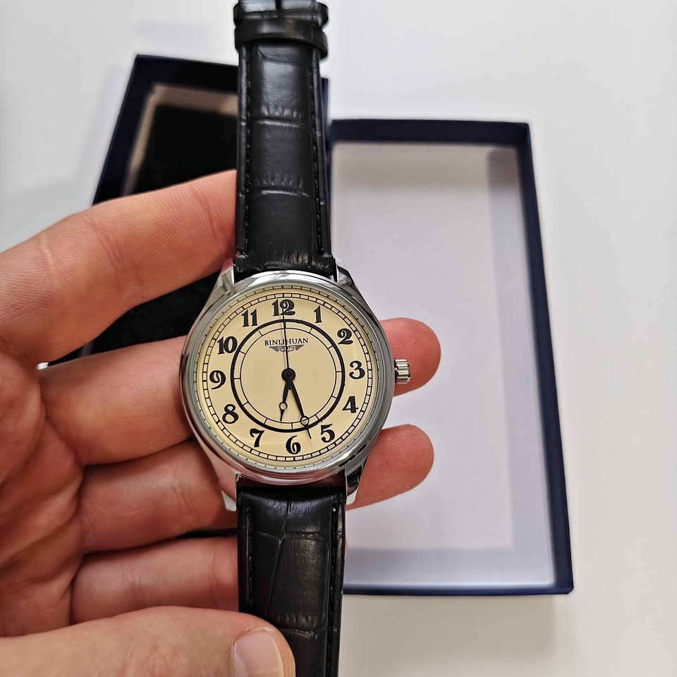 Classic Vintage Style Mens Watch – Brand New in Box!!