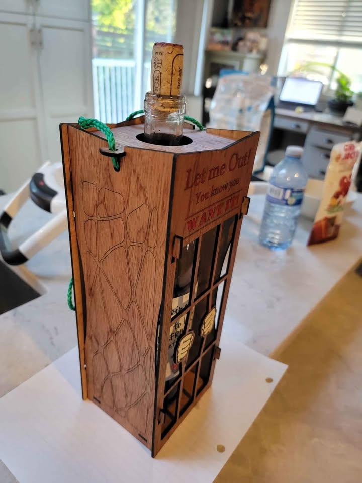 Laser Cut/Engraved Custom Wine Gift Box - photo 5
