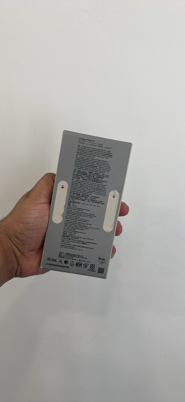 Google Pixel 10 128GB - Brand New - photo 3
