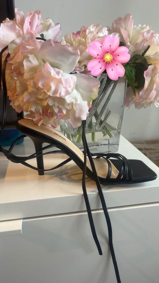 Black heels - photo 2