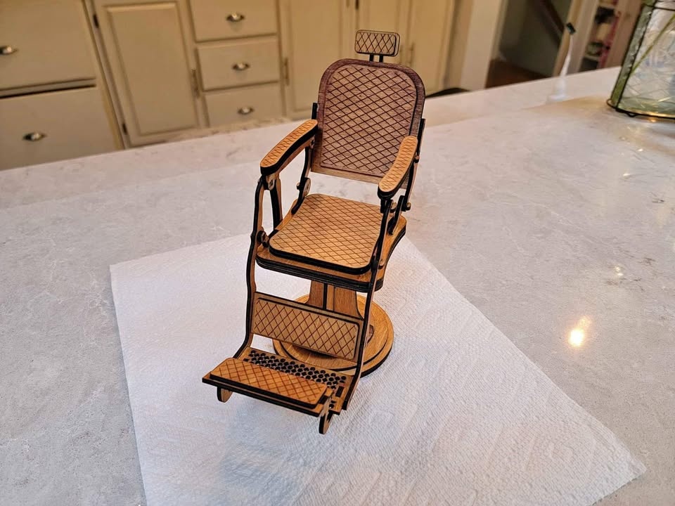 Reclining Barber / Hairdresser Chair Wood Model