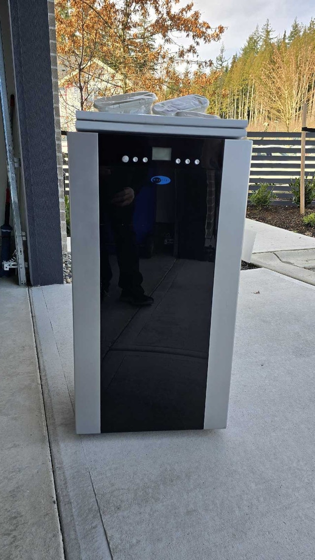 Whynter 14,000 BTU Dual Hose Portable AC - $500 - photo 5