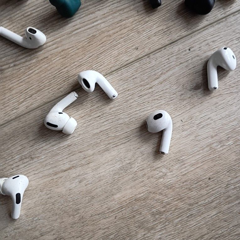 Apple replacement Earbuds (Genuine Apple) - photo 2