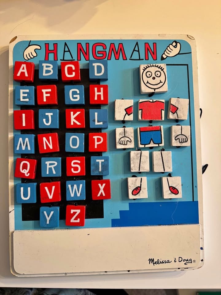 Melissa and Doug Hangman Game