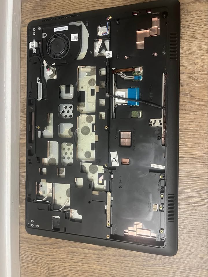 Dell Latitude E5550 For Parts - photo 4