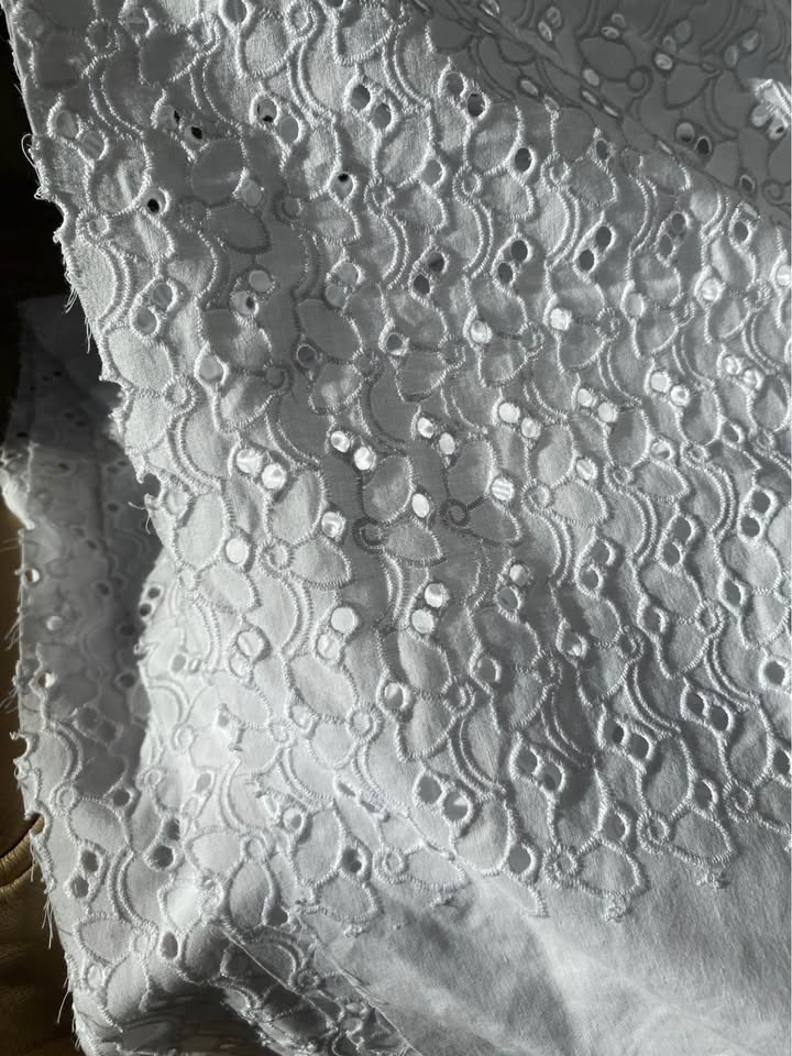 White Eyelet Cotton Fabric - photo 2