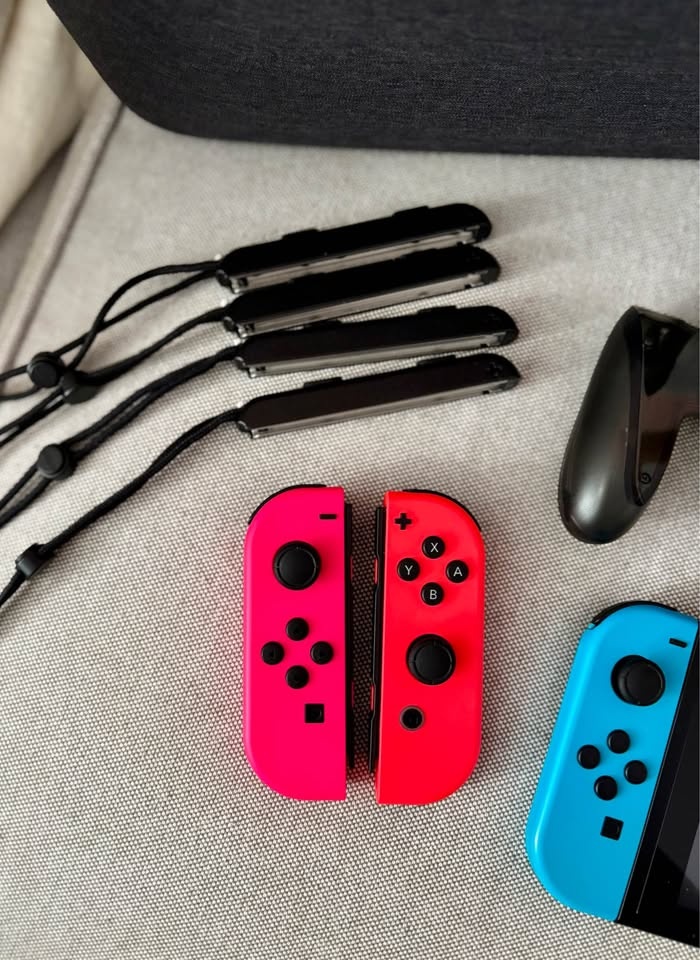 Nintendo Switch Bundle with Case & Accessories - photo 5