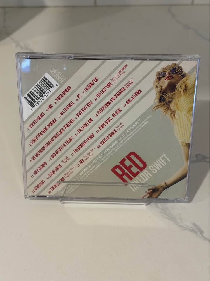 Taylor Swift R.E.D double cd album - photo 2