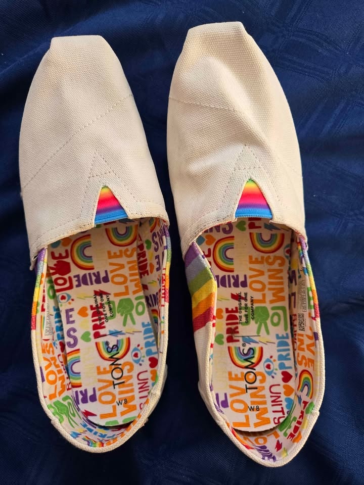 TOMS White Rainbow Pride Love Wins Slip-On Shoes W8 - photo 2