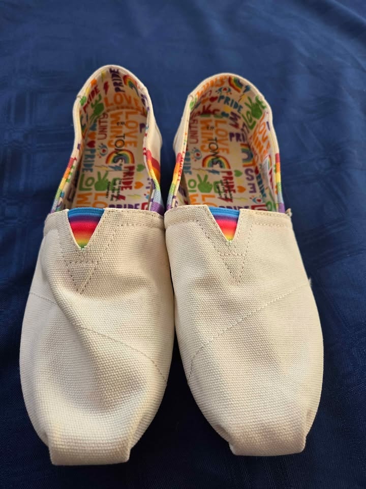 TOMS White Rainbow Pride Love Wins Slip-On Shoes W8 - photo 3