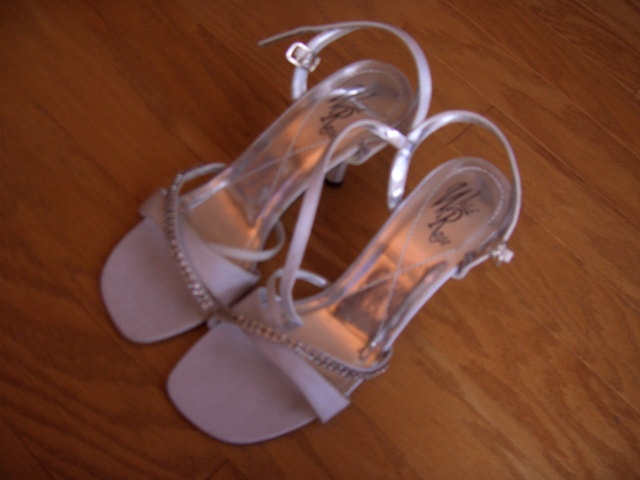 Ladies Dressy Silver Heels, Size 8, 3.5" Heel