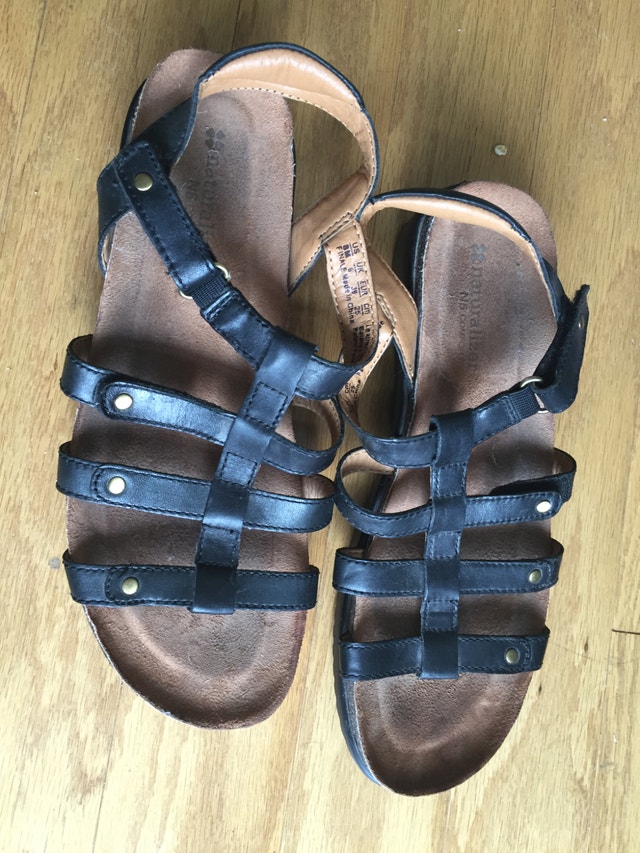 Ladies Naturalizer Leather Sandals, Size 8M, Good Condition