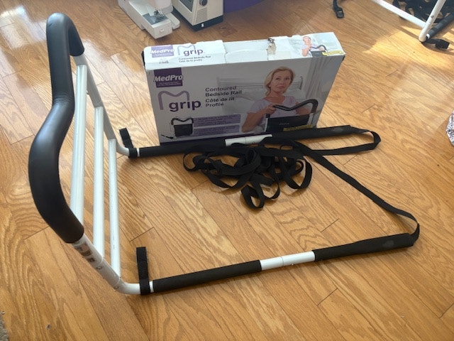 Bedside Rails, Contoured Bed Rail with Multiple Gripping Positio