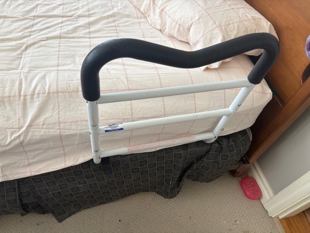 Bedside Rails, Contoured Bed Rail with Multiple Gripping Positio - photo 5