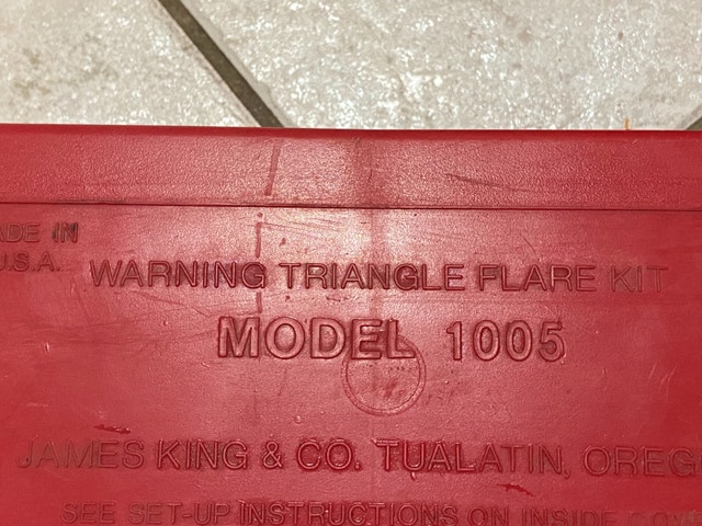 Emergency Road Traffic Triangle Flare Kit - photo 3