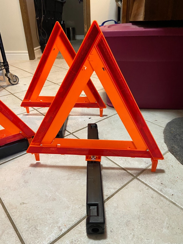 Emergency Road Traffic Triangle Flare Kit - photo 5