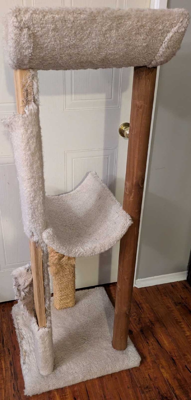 Used Cat Scratching Post - Tall & Sturdy - photo 3