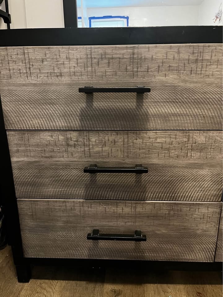 Bob's Furniture 6 Drawer Dresser with Mirror - photo 2