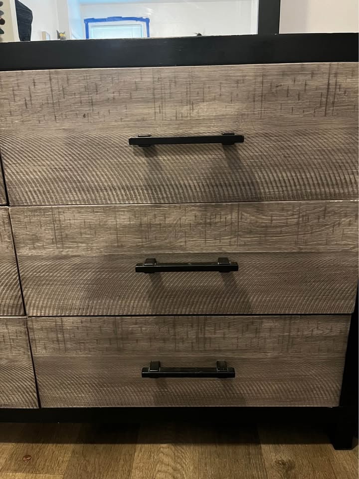 Bob's Furniture 6 Drawer Dresser with Mirror - photo 3