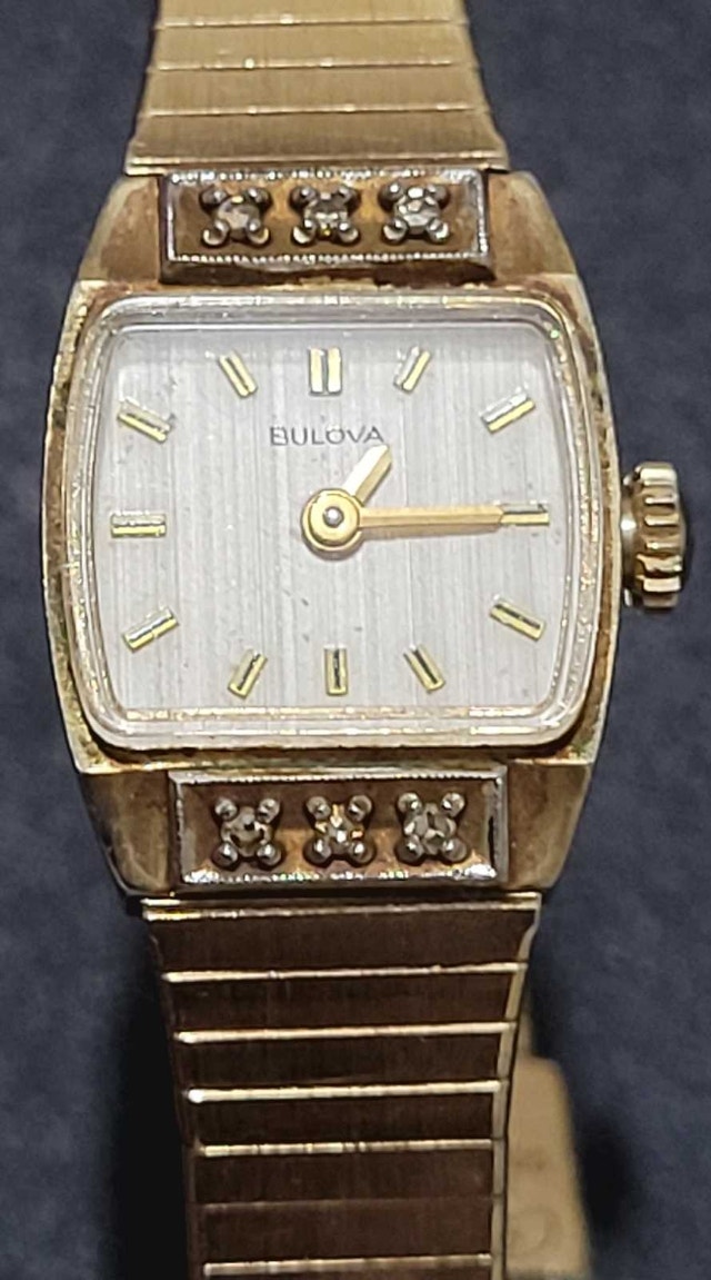 Vintage Bulova Ladies Automatic Wrist Watch - photo 2