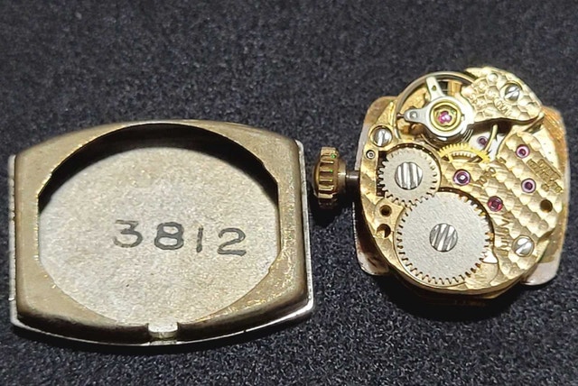 Vintage Bulova Ladies Automatic Wrist Watch - photo 5