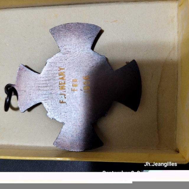 Vintage Bronze Cross Royal Life Saving Society - photo 4