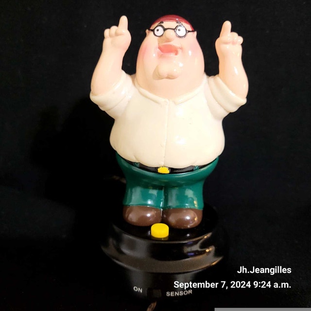 Vintage Family Guy Dashboard Figure Decoration (NEW) - photo 3