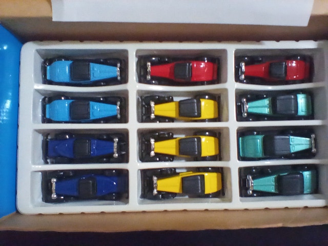 Antique Toy Car // Classic Cruiser
