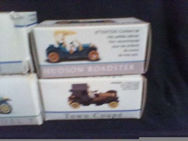 Vintage Ford Diecast Toy - photo 4