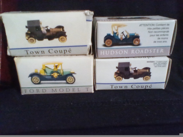 Vintage Ford Diecast Toy - photo 5