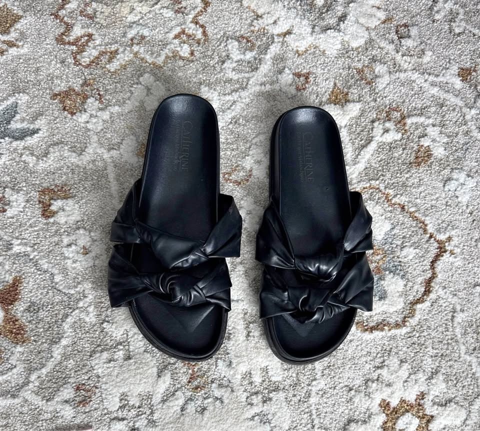 CATHERINE Black Knotted Slide Sandals