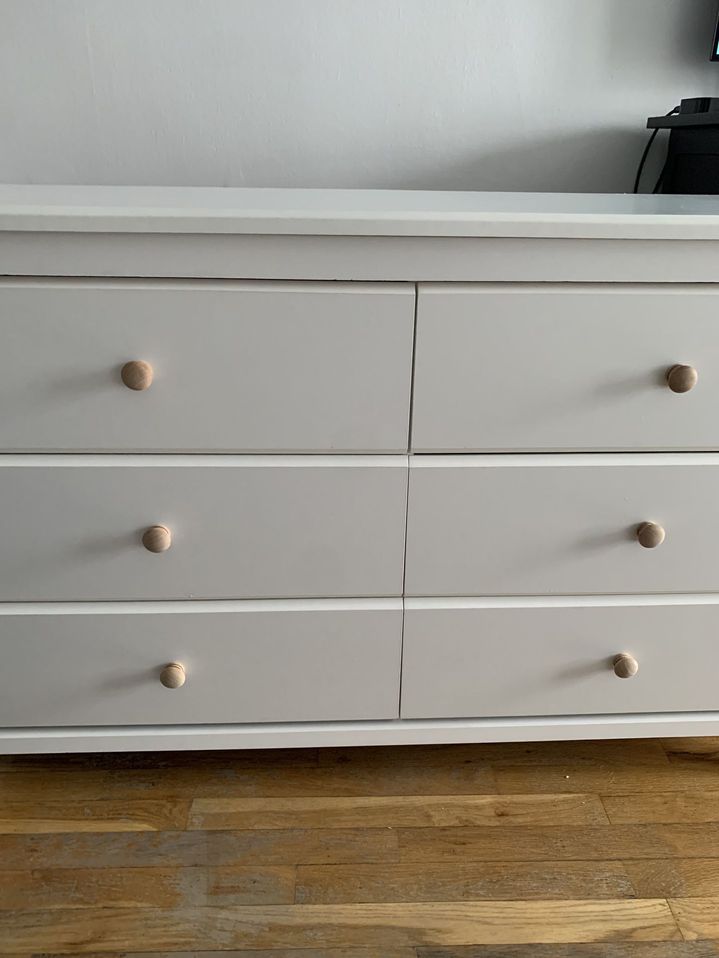Storkcraft Alpine 6-Drawer Dresser (White) - photo 5