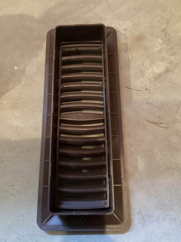 New Plastic Floor Register - Pickup Woodstock/Kintore - photo 3