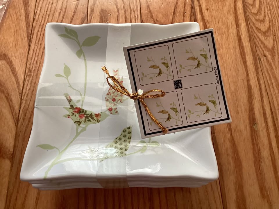 222 FIFTH Chintz Birds Appetizer Plates - Set of 4