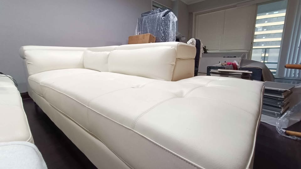 Pristine White Leather Sofa - photo 2