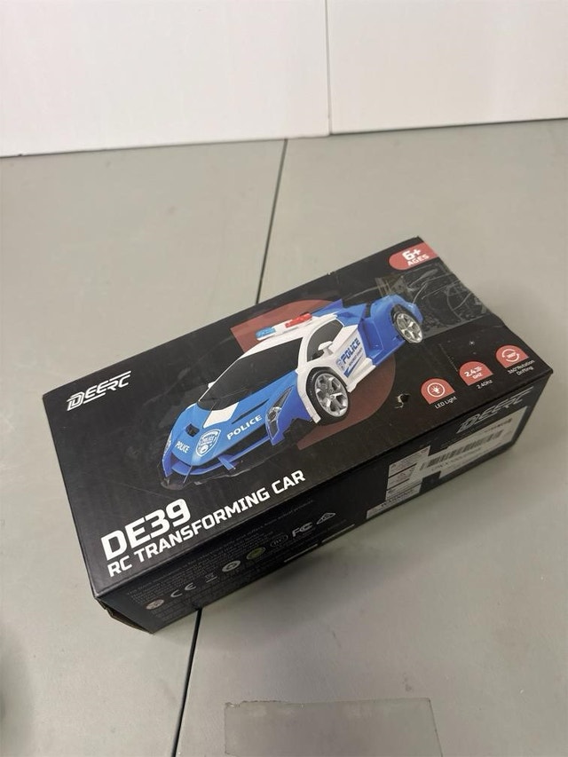 DEERC Transforming Car 1:18 Police Car - New Open Box - photo 3